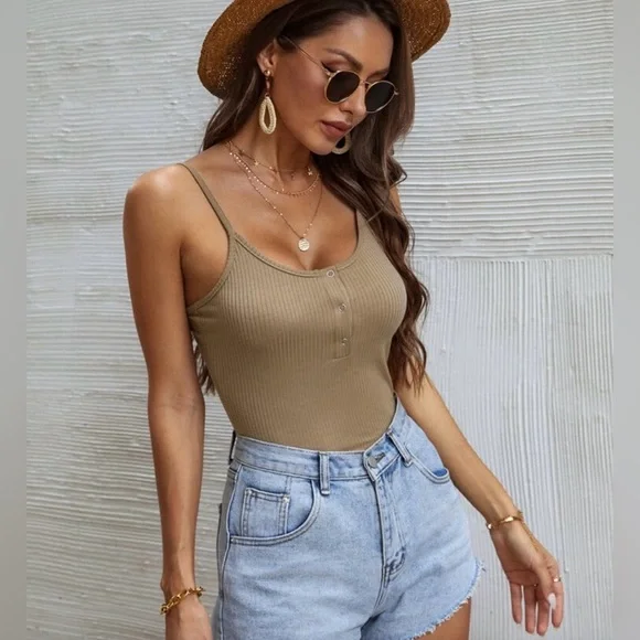 Button Cami Tank - Picture 4 of 5